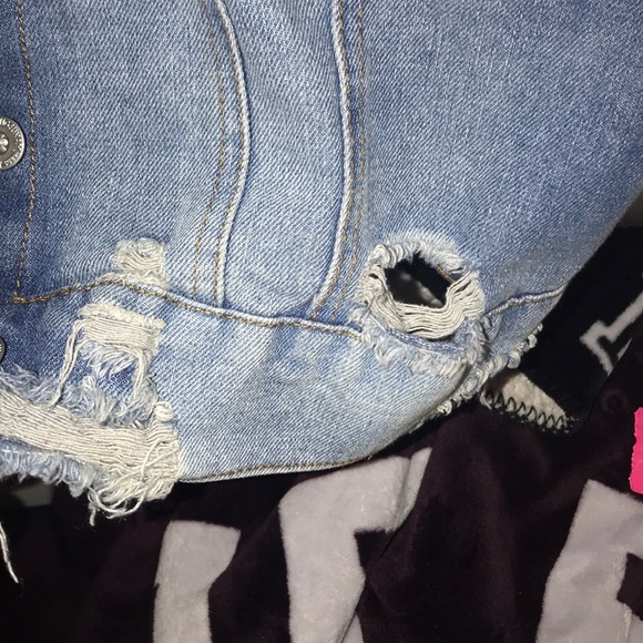 Jean jacket - Picture 2 of 5